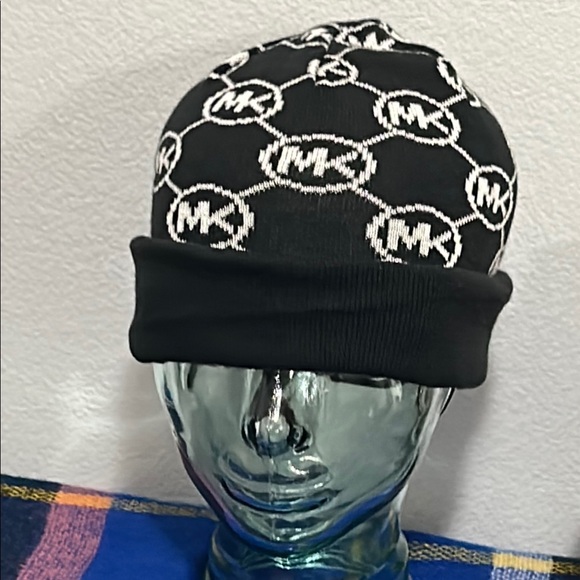 🖤MK Acrylic Beanie hat - Picture 1 of 14